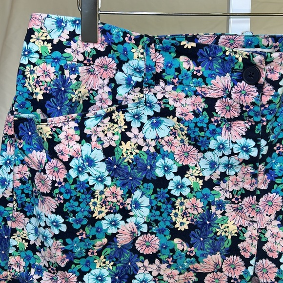 Talbots Woman Floral Bermuda Shorts SZ 16W - Picture 5 of 7